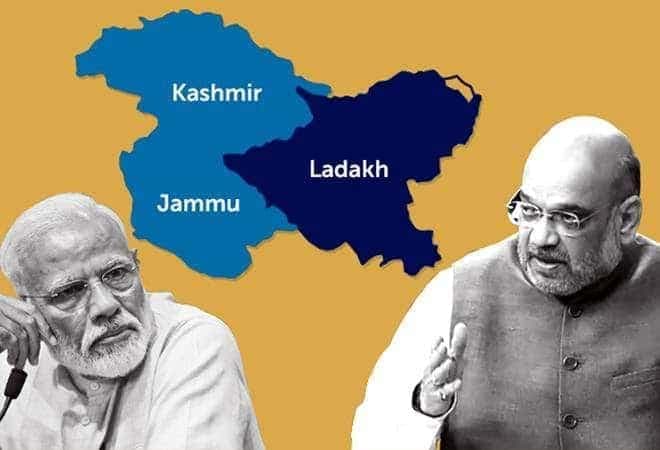 Article 370 – Is It Political Pluck or Incompetent Tomfoolery? Arvind Passey