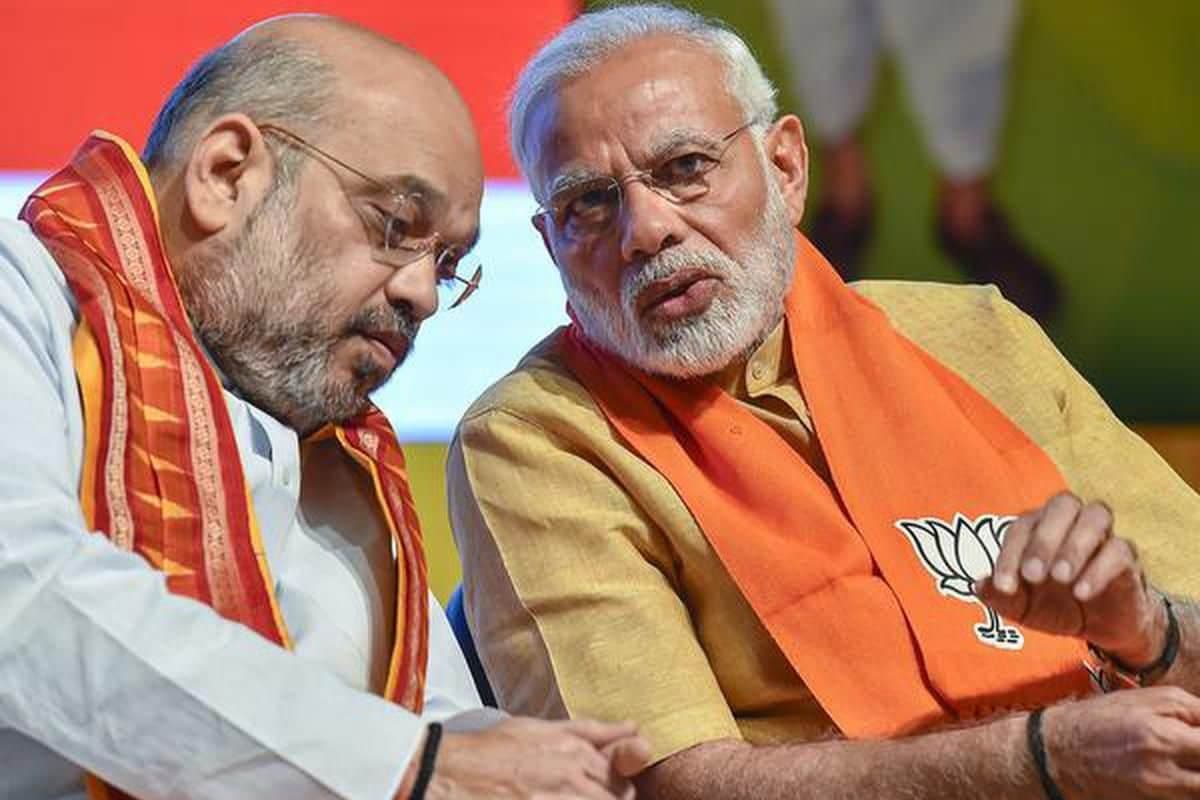 Narendra Modi and Amit shah discussing