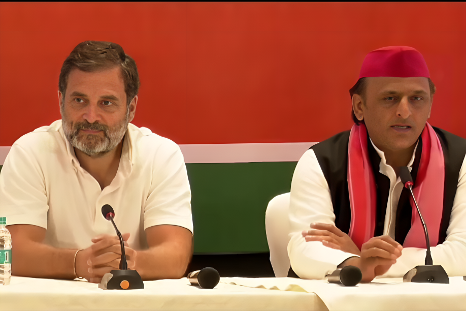 Rahul Gandhi in a Joint Press Conference with Akhilesh Yadav