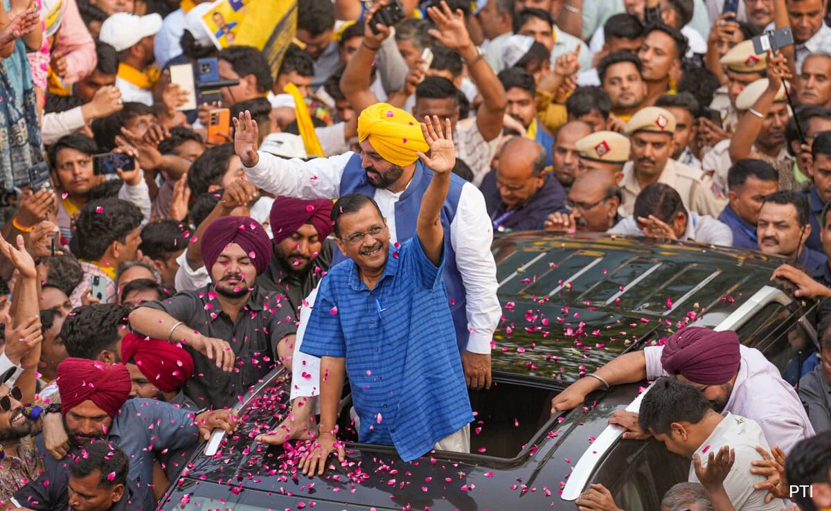 Delhi Chief Minister Arvind Kejriwal, along with Bhagwant Mann doing rally.