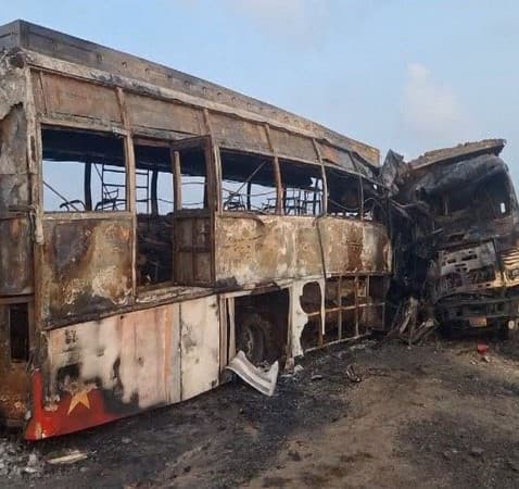 Bus collides head on with lorry in Andhra Pradesh; six dead