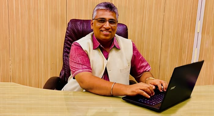 Dr. Raghuveer YV, Principal, Podar International School