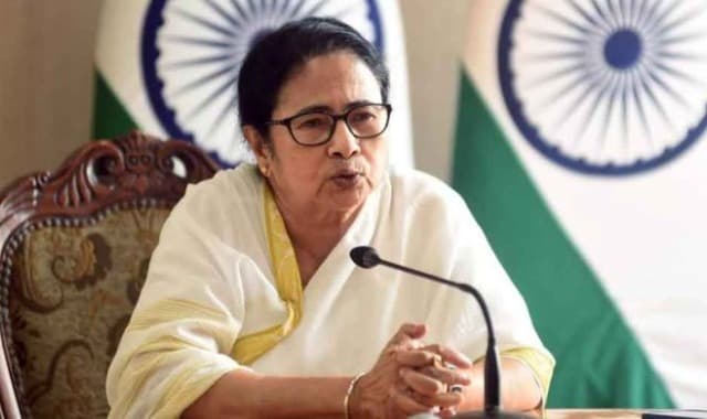 Mamata Banerjee Pays Tribute to Vidyasagar, Calls for Embracing Equality and Education