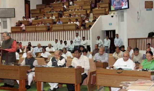 Gujarat Assembly passes Common University bill