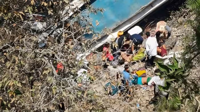 The bus fell off the Jammu-Rajouri highway in a gorge near Chouki Choura area of Akhnoor. (Image Source: PTI)