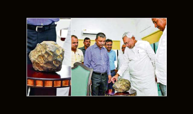 CM Nitish Kumar investigates meteorite in Madhubani