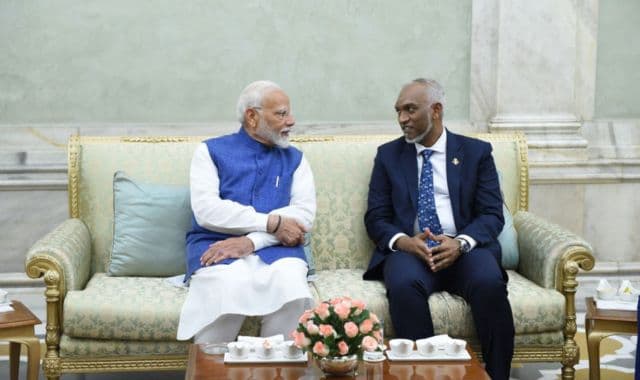 Indian Prime Minister Narendra Modi with Maldivian President Mohamed Muizzu