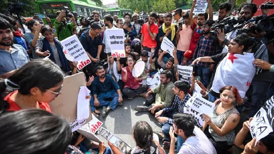 Student protest for NEET 2024