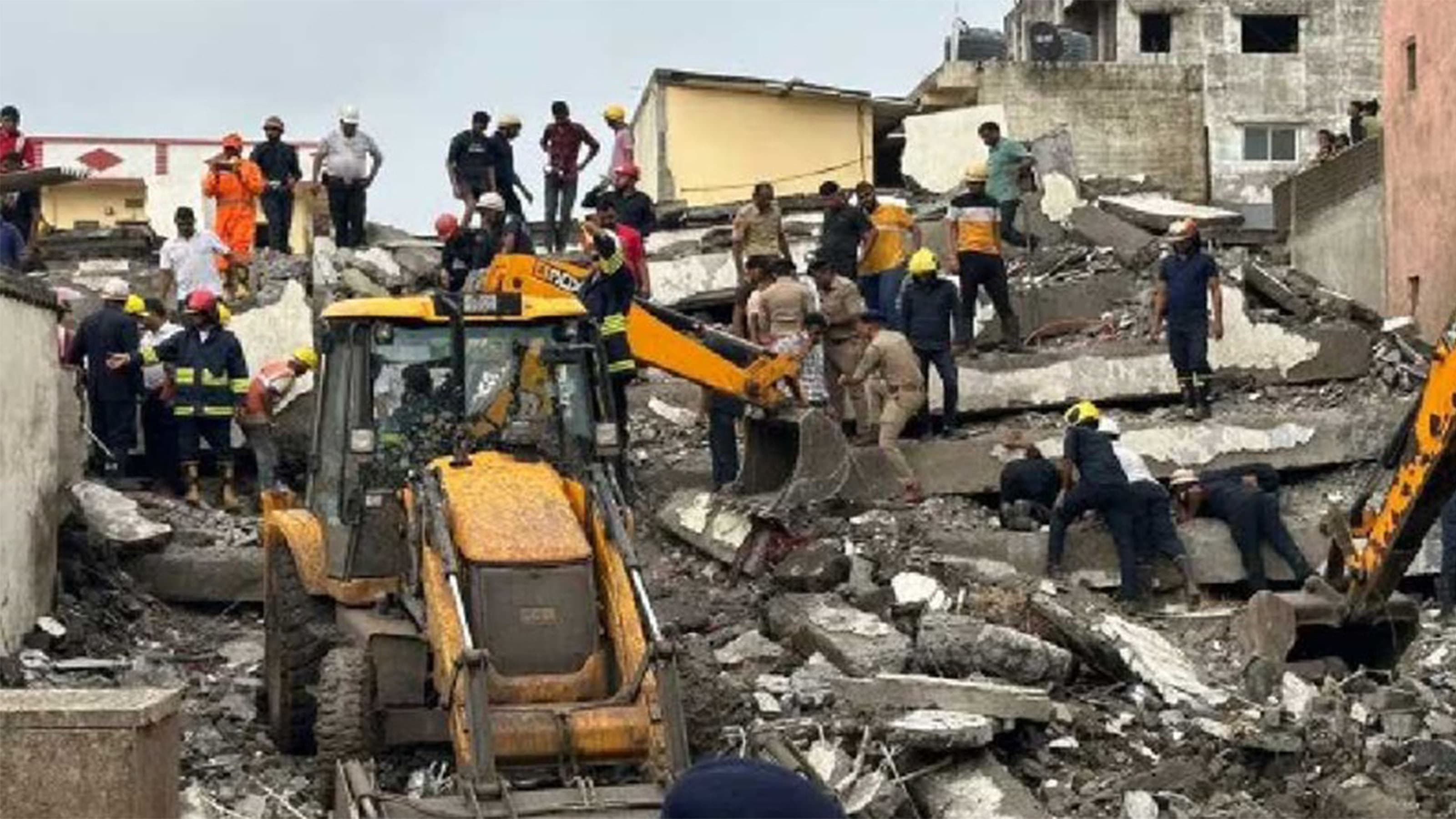 Building collapse in Surat