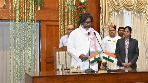 Ministers take oath in Hemant Soren govt