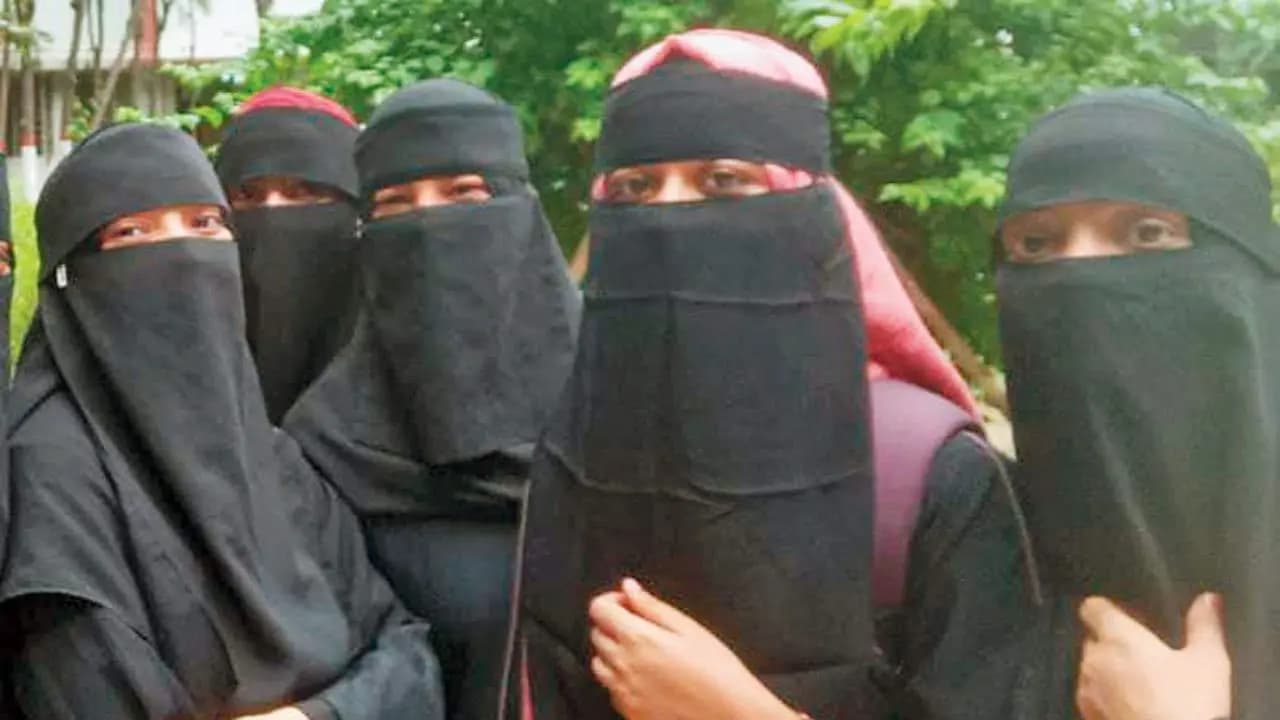Burqa-clad college going girls