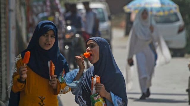 Temperature rises to 36.2 degrees Celsius in Kashmir, highest ever recorded in July in 25 years