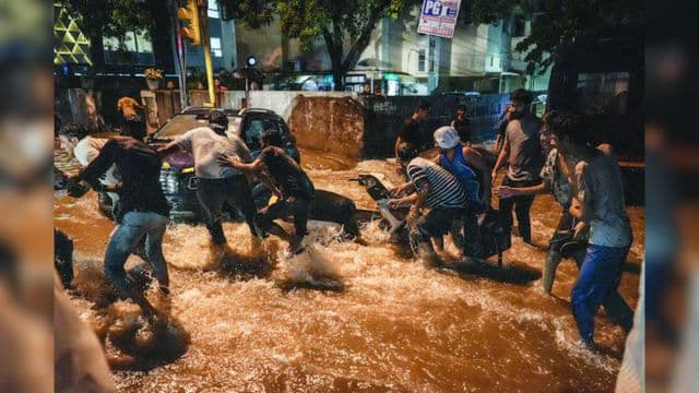 Fresh spell of rain floods Delhi area again where 3 IAS aspirants died, students continue to protest