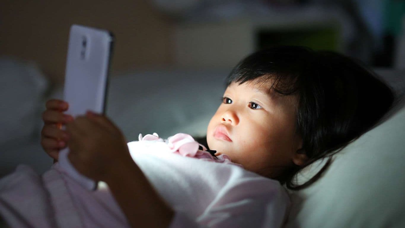 Countries not banning smartphones despite link to poor student performance, says UNESCO report