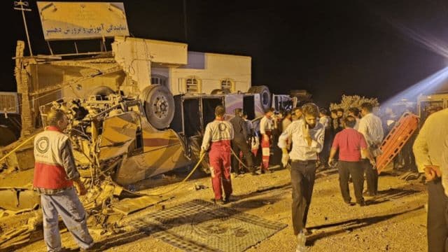 More than 25 Pakistani pilgrims killed, 23 injured after bus crashes in Iran