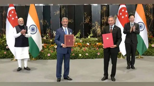 India signs 4 MoUs with Singapore during PM Modi's visit