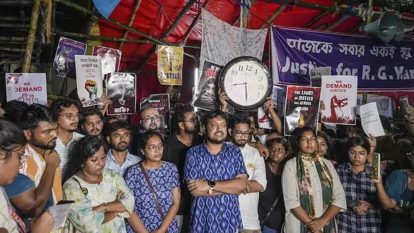 Kolkara rape-murder case: Protesting junior doctors call off hunger strike in response to public support