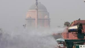 Thick smog continues in Delhi, poses significant health risks