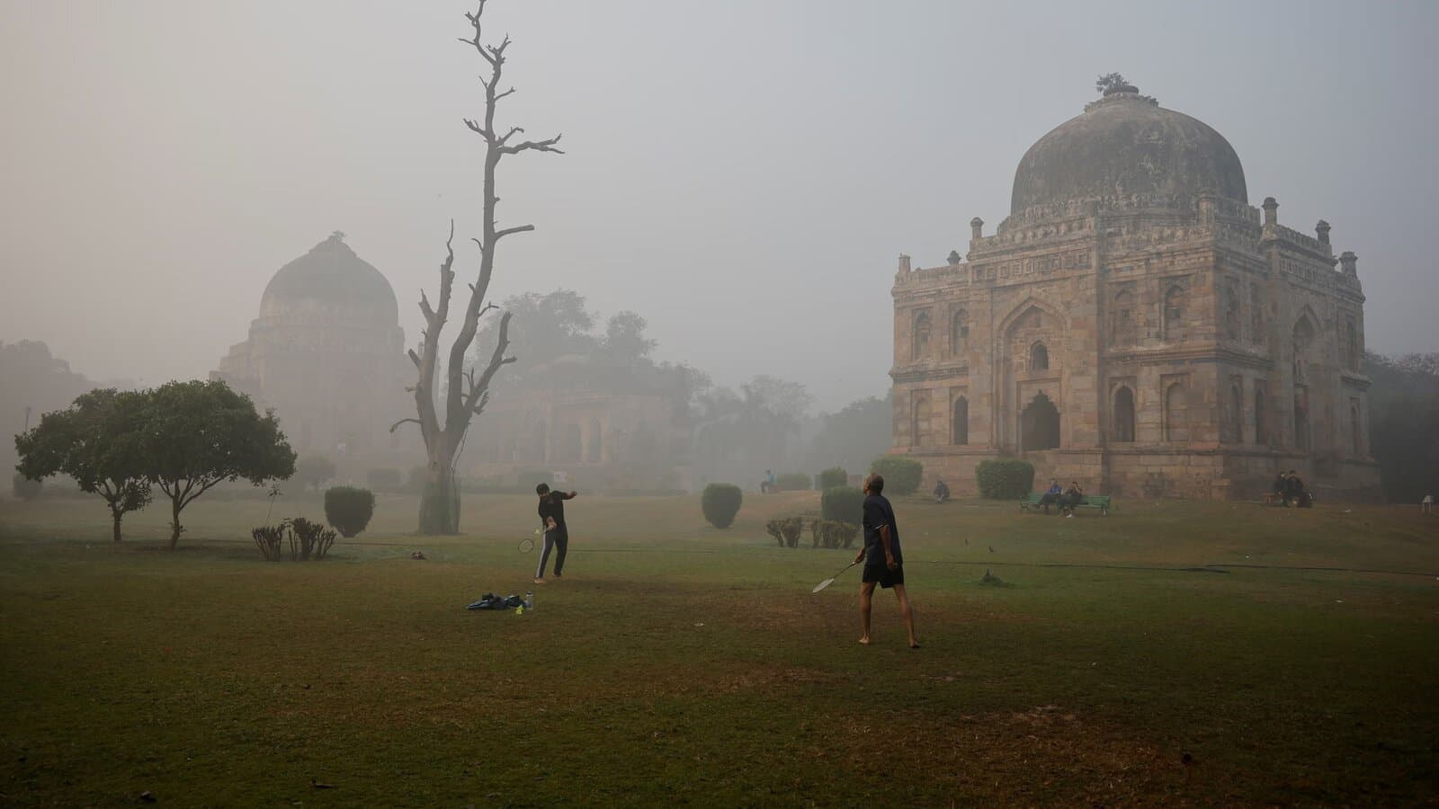 SC directs all states to immediately stop all physical classes for Class 10 and 12 students, says their lungs no different