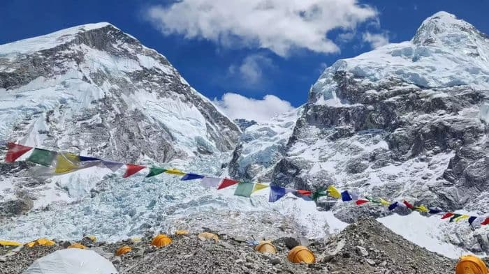 Nepal govt halts solo expeditions to Mt Everest, other peaks above 8000 meters