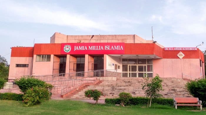 Delhi police detain over 10 Jamia students protesting disciplinary action against 2 PhD scholars