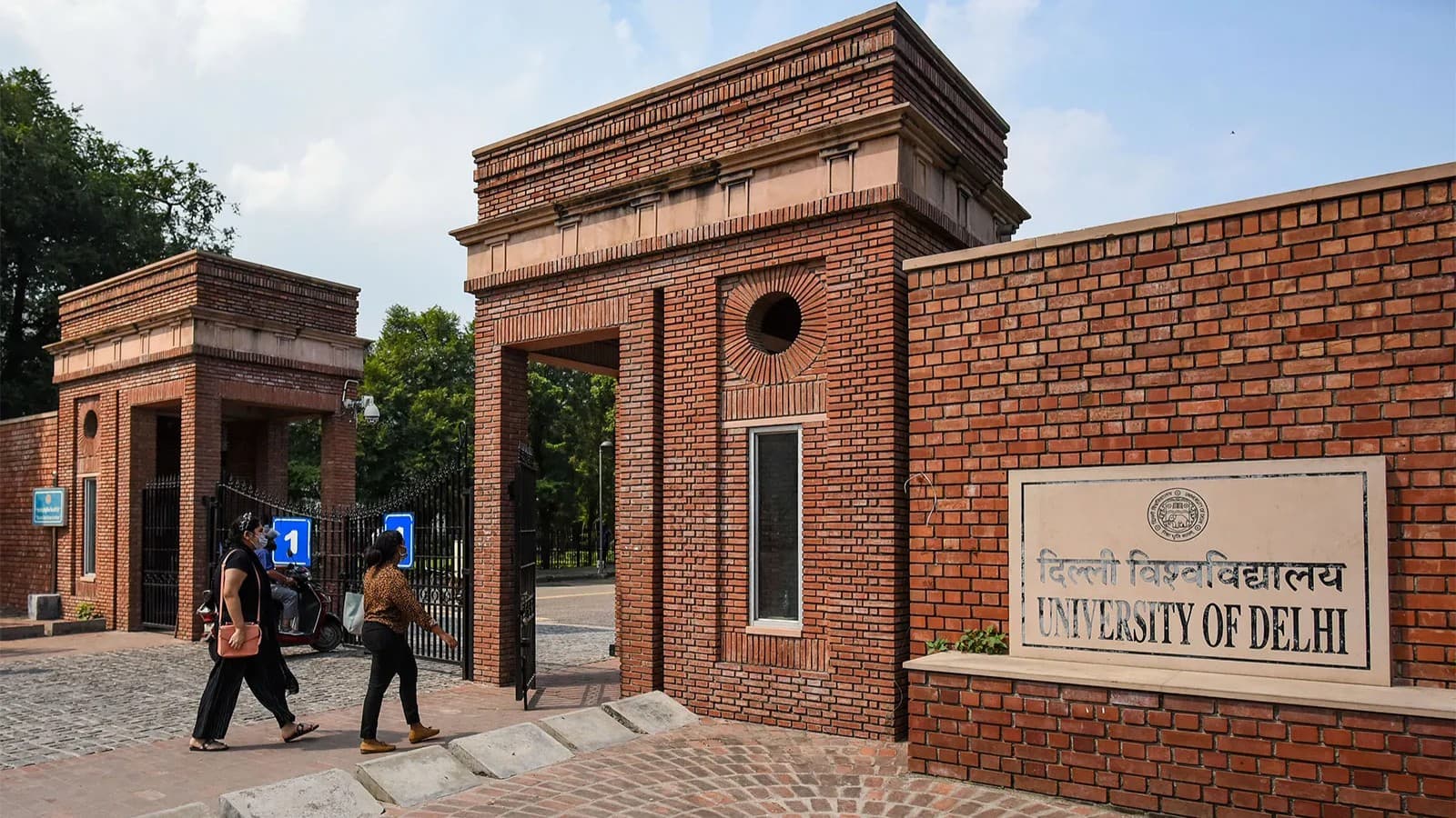DU revamps UG structure, introduces direct entry into 4th year starting 2025