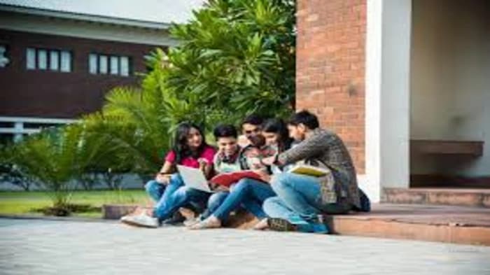 India’s Educational Landscape: A Worrisome Transformation. Let's explore further! 