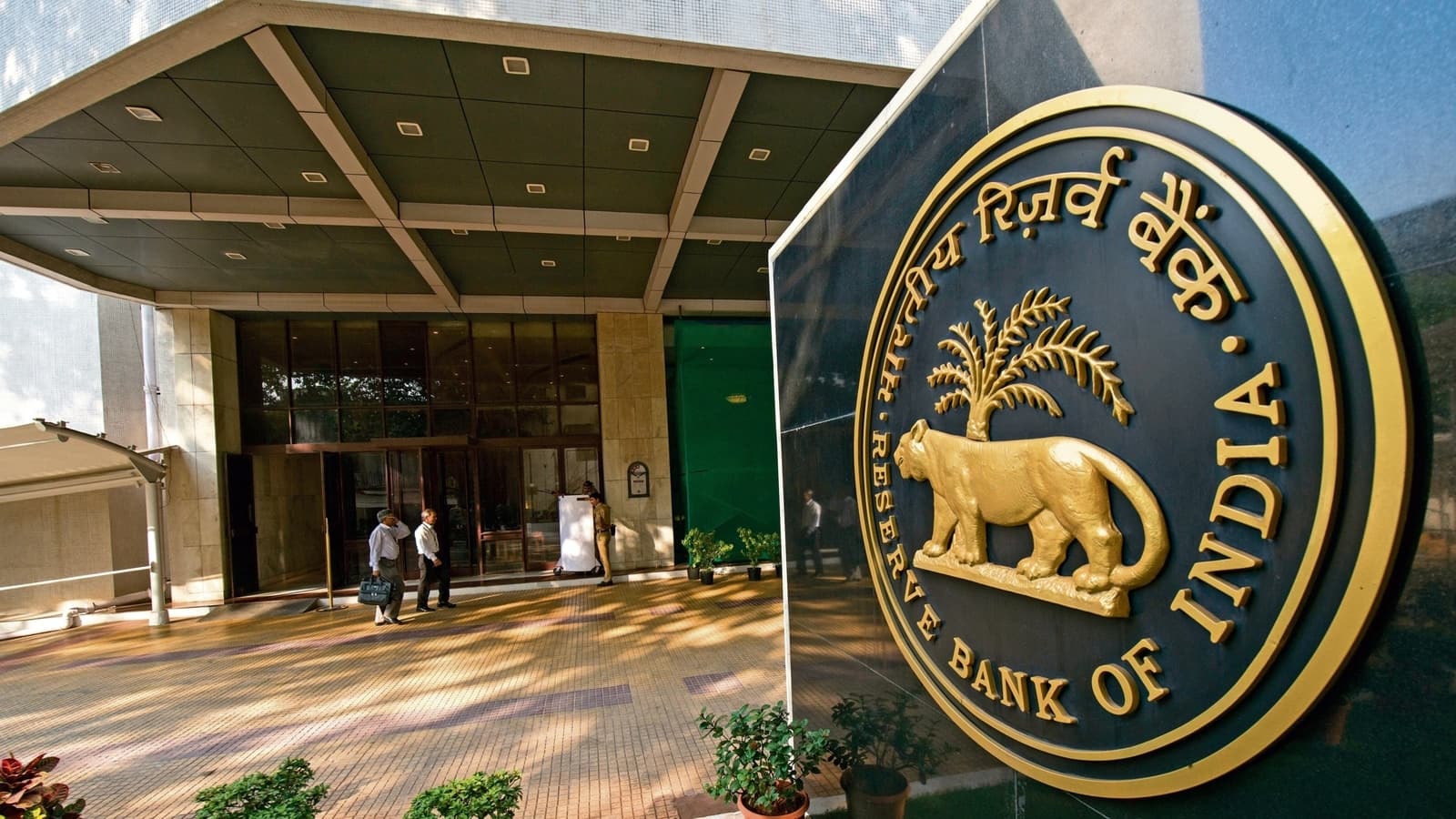 RBI to transfer record ₹2.7 lakh crore dividend to government for FY surpassing budget estimates