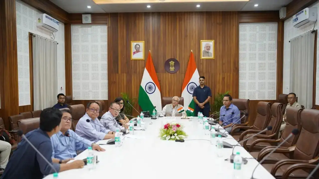 Manipur Governor reviews progress of flagship teacher training scheme