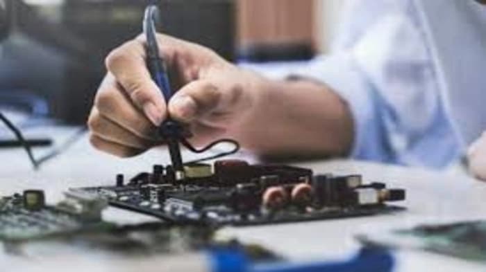 Govt Announces SEZ Reforms to Enhance Semiconductor and Electronics Component Production 