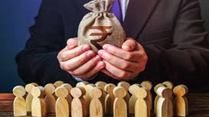 With a sharp decline in the gross loan portfolio (13.9%) and a rise in delinquencies and non-performing assets (NPAs) (55,000 crore)