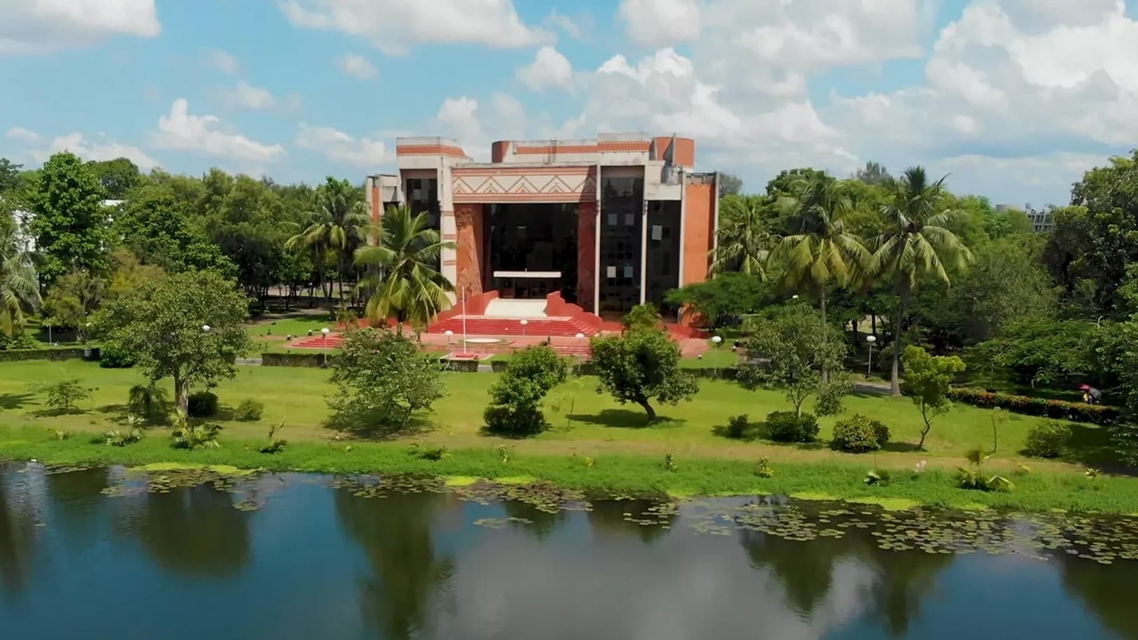 IIM Calcutta launches leadership program in smart manufacturing for senior professionals