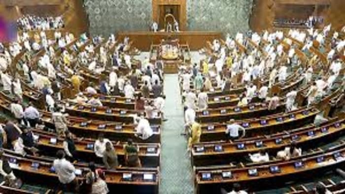 30% of MPs and MLAs Are Confronted with Serious Criminal Charges