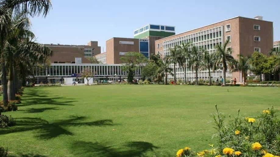 AIIMS Delhi boosts robotic-surgery training with da Vinci system