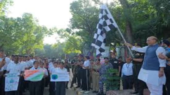 Raksha Mantri Leads “Ek Din, Ek Ghanta, Ek Saath” Cleanliness Initiative