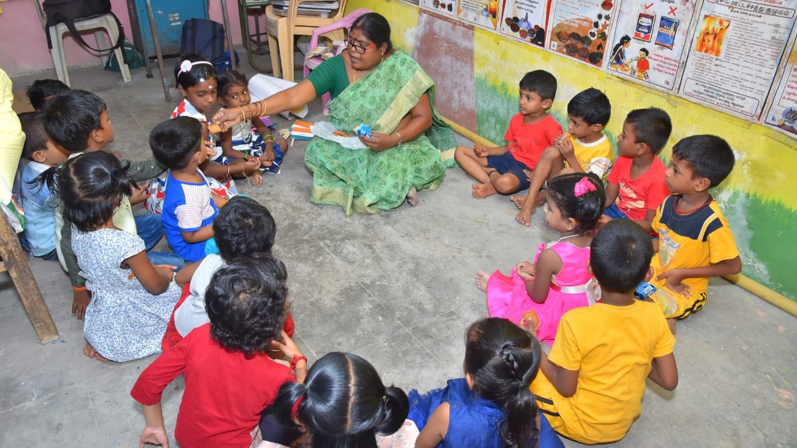 UP Anganwadi Department announces 948 vacancies for workers and assistants