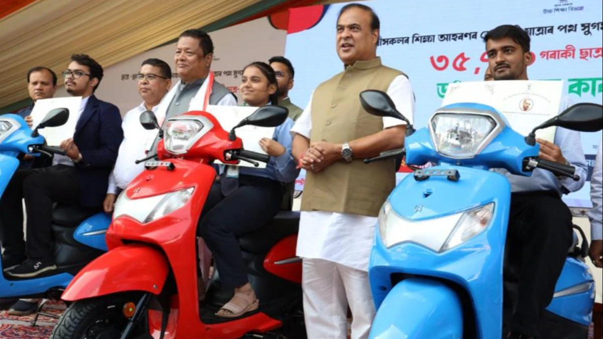 Assam CM distributes scooters to over 11,000 meritorious higher secondary students