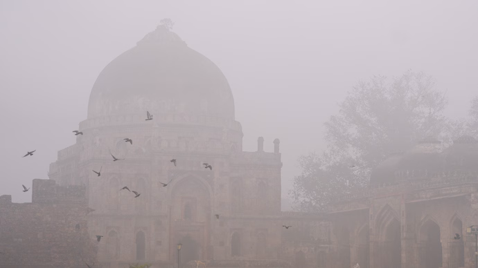 Delhi pollution and cold 