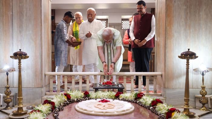  PM Modi pays tribute to RSS founder alongside Mohan Bhagwat in Nagpur