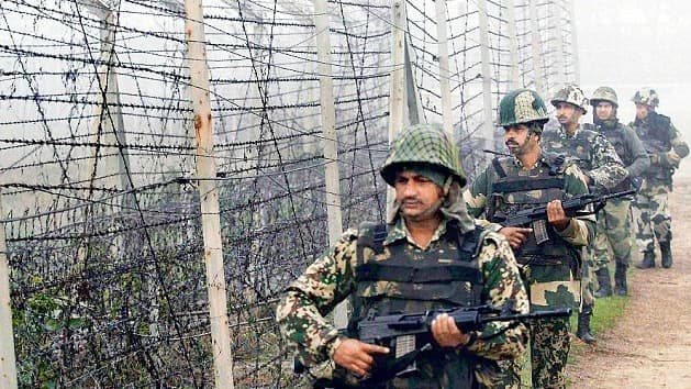 Pakistan breaches LoC ceasefire again, India hits back with force