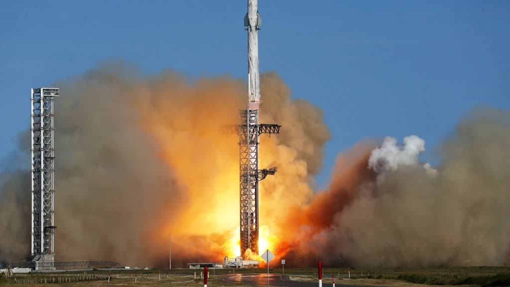 SpaceX’s Starship fails to complete test flight after re-entry malfunction