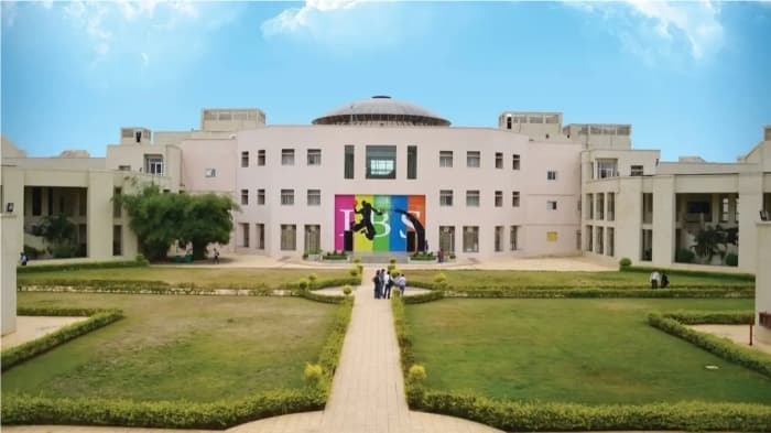 ICFAI Business School, Hyderabad: Pros, Historical Facts, Admission Process, Famous Alumni, and more