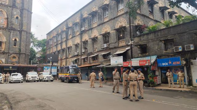 Bombay High Court evacuated after bomb threat, Delhi HC receives similar warning
