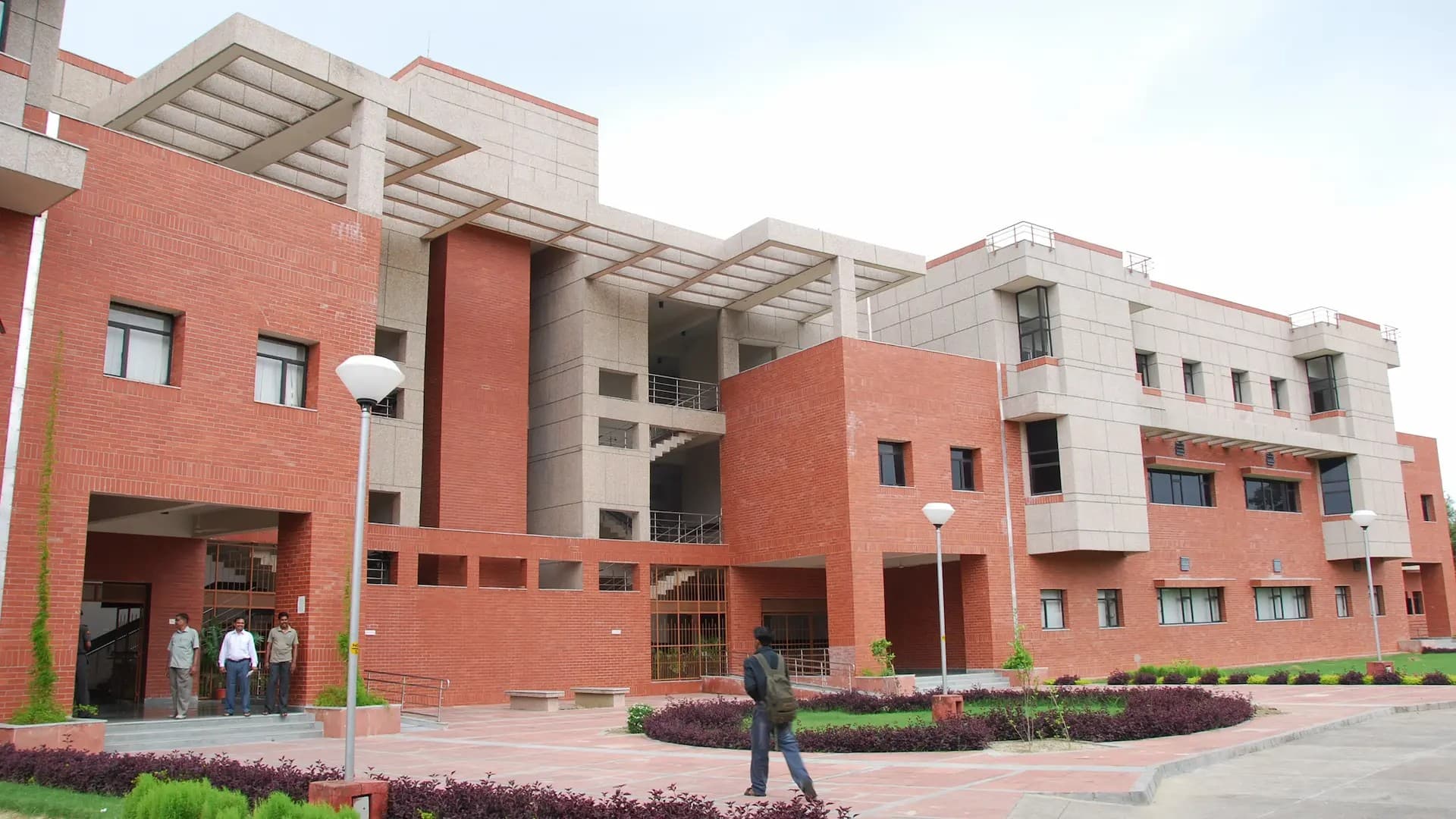 IIT Kanpur signs MoU with Vietnam National University for joint research and innovation