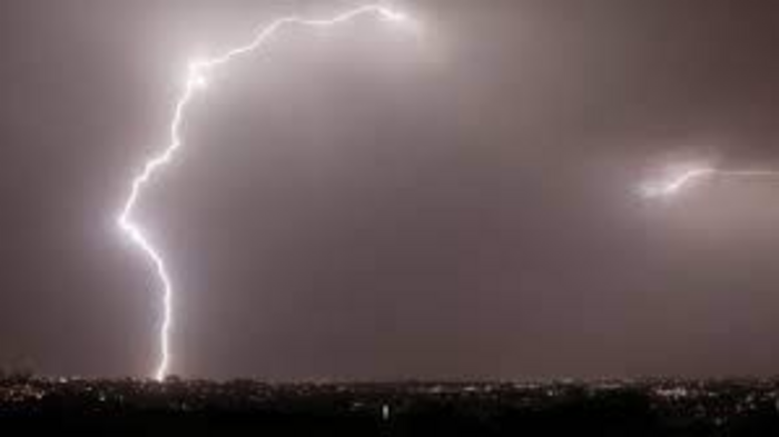 Weather: Delhi-NCR to See Light Rain, Thunderstorms and Cold Winds