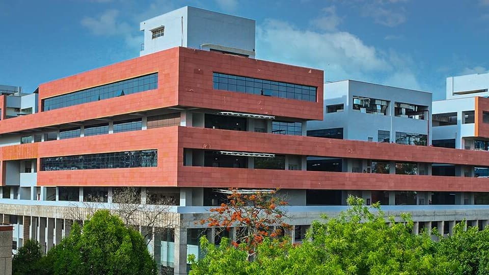 Class of 1976 strengthens IIT Kanpur with ₹13.40 crore donation