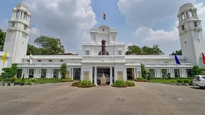 Car breaches Delhi Assembly security, ink thrown at Speaker’s vehicle