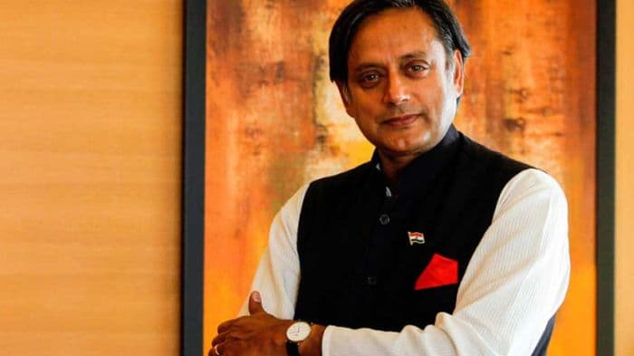  Shashi Tharoor highlights Vizhinjam port surge amid Hormuz blockade