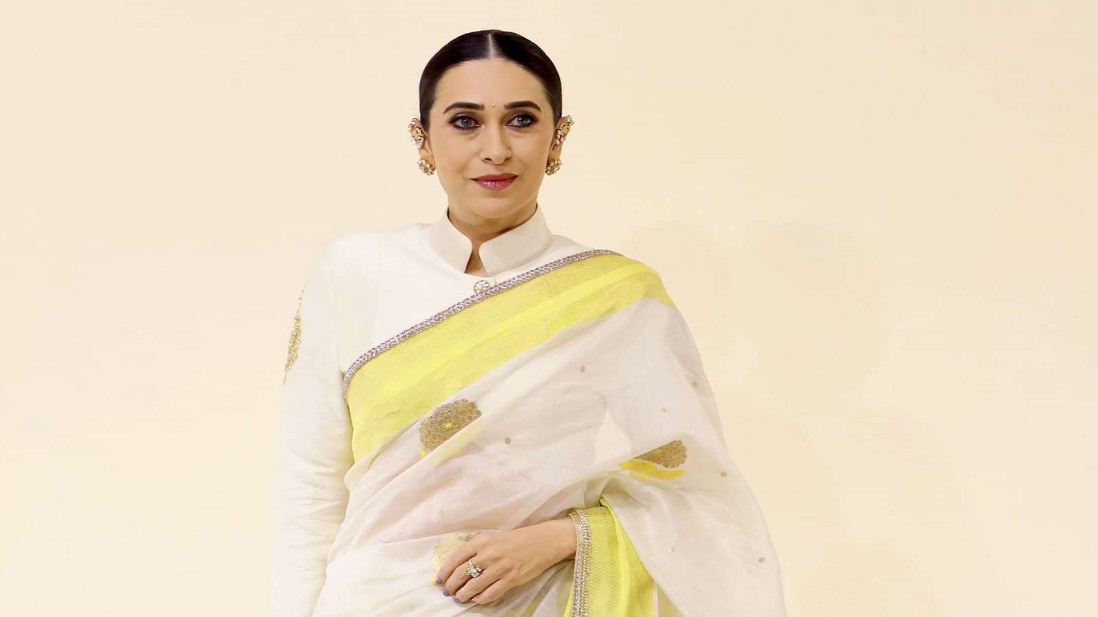 Karisma Kapoor Shares BTS Video of ‘Ek Main Aur Ek Tu’ Rehearsal, Takes Fans Down Memory Lane