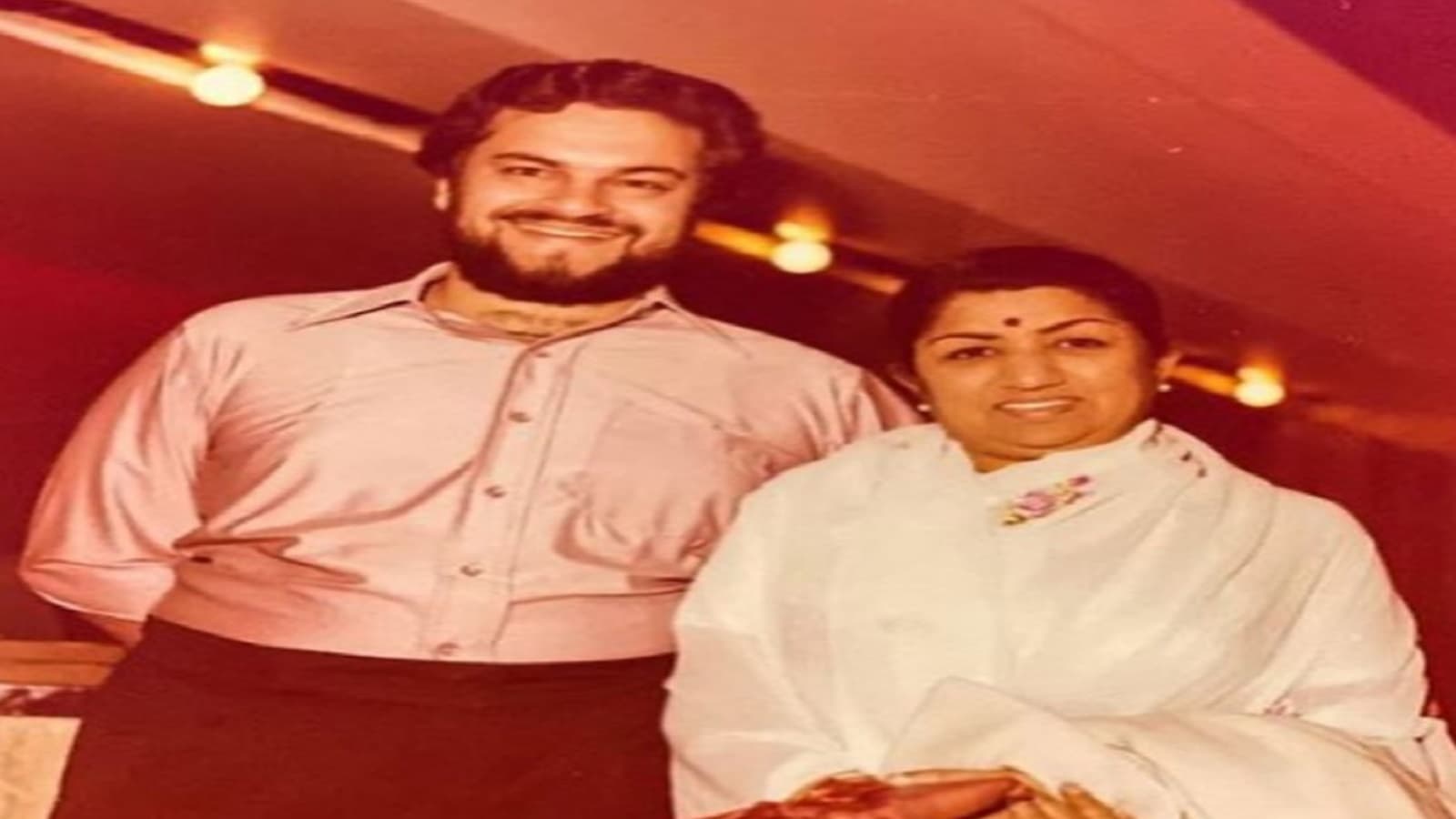 Neil Nitin Mukesh Remembers Grandfather Mukesh on 50th Death Anniversary, Shares Rare Photos with Lata Mangeshkar